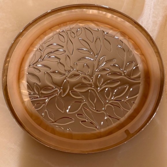 Bath & Body Works Endless Weekend Candle - Picture 5 of 6